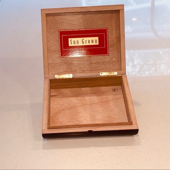 Rocky Patel Sun Grown Wood Cigar Box Toro - Picture 3 of 4